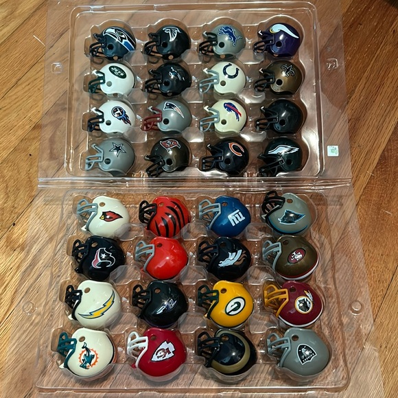 25 2011 NFL mini helmets - tiny toy replicas - Picture 1 of 4